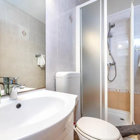 Katarina Apartment *