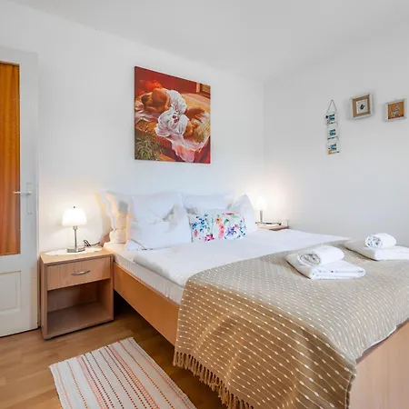 Katarina Apartment *
